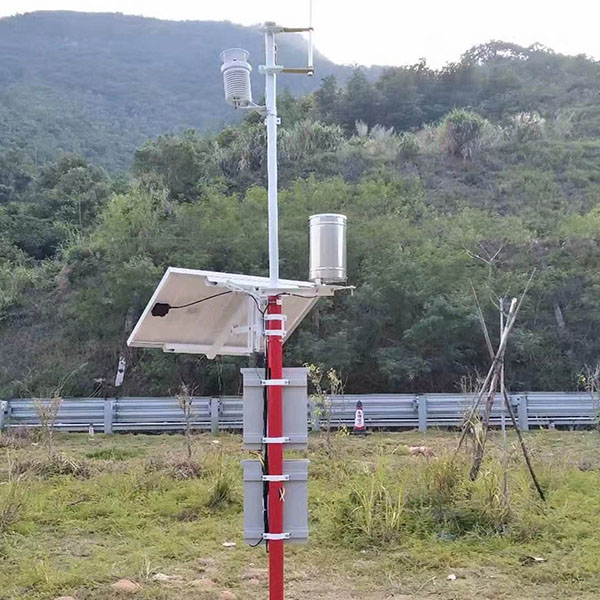 阿勒泰機(jī)場(chǎng)開(kāi)展便攜式全自動(dòng)氣象環(huán)境監(jiān)測(cè)站應(yīng)急演練